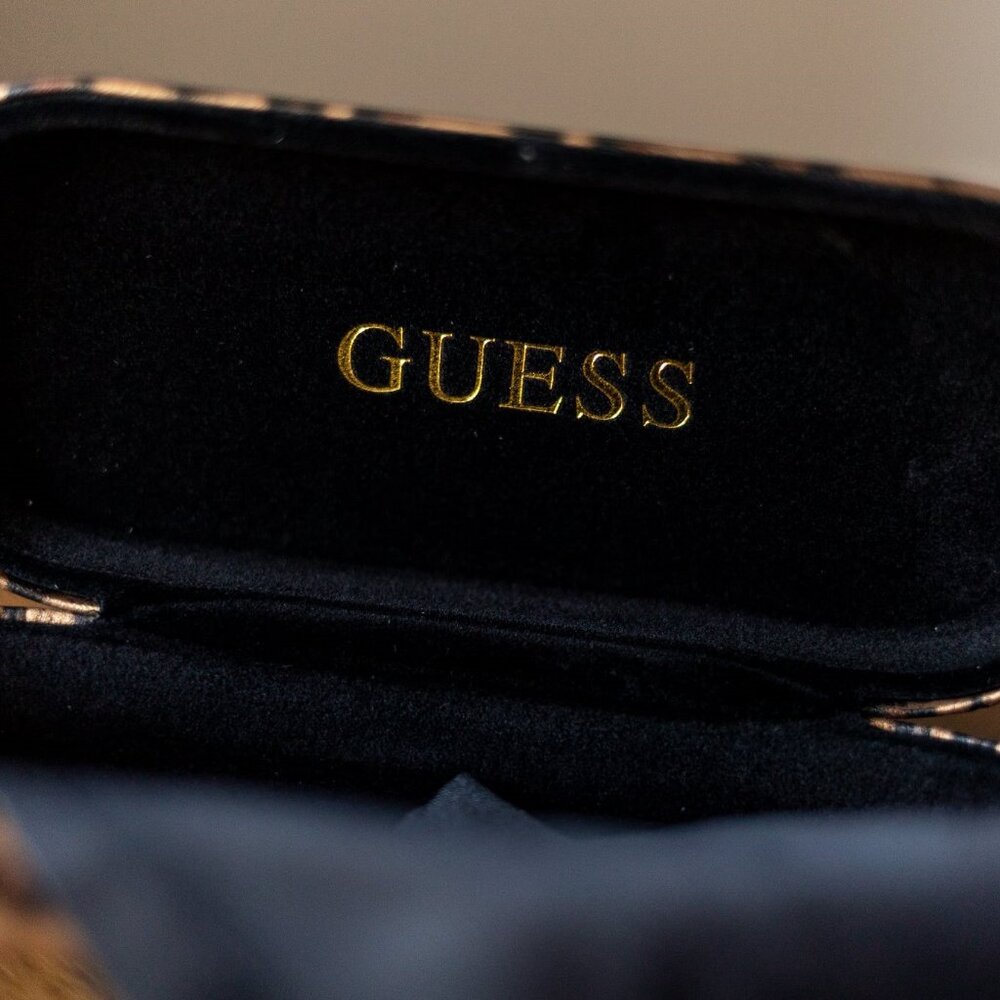 Guess Eyeglass Case Leopard Print - Picture 3 of 5
